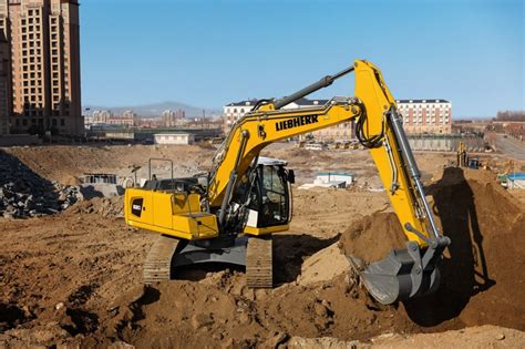 liebherr r 920 compact litronic crawler excavator|LIEBHERR R920 COMPACT LITRONIC Construction Equipment .